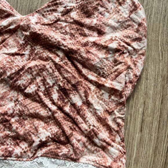 Victoria’s Secret Pink and white lace cami top Size Small - Picture 2 of 5